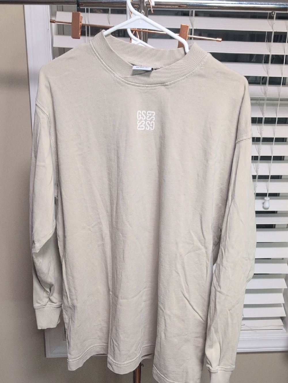 Men's Gym Shark Beige Long Sleeve Graphic Tee with Small Chest Logo